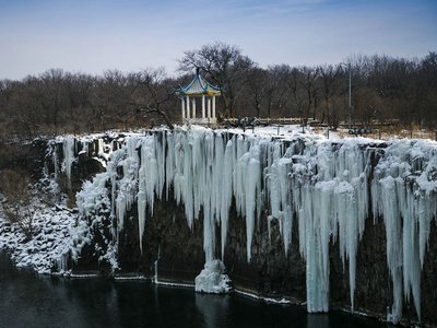 解决网络黑平台拖延出款的办法